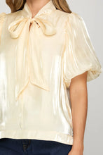 Load image into Gallery viewer, Short Puff Sleeve Woven Top with Bow
