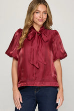 Load image into Gallery viewer, Short Puff Sleeve Woven Top with Bow

