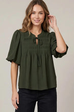Load image into Gallery viewer, Puff Sleeve Pintuck Woven Top
