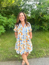 Load image into Gallery viewer, Cream Short Sleeve Print Dress
