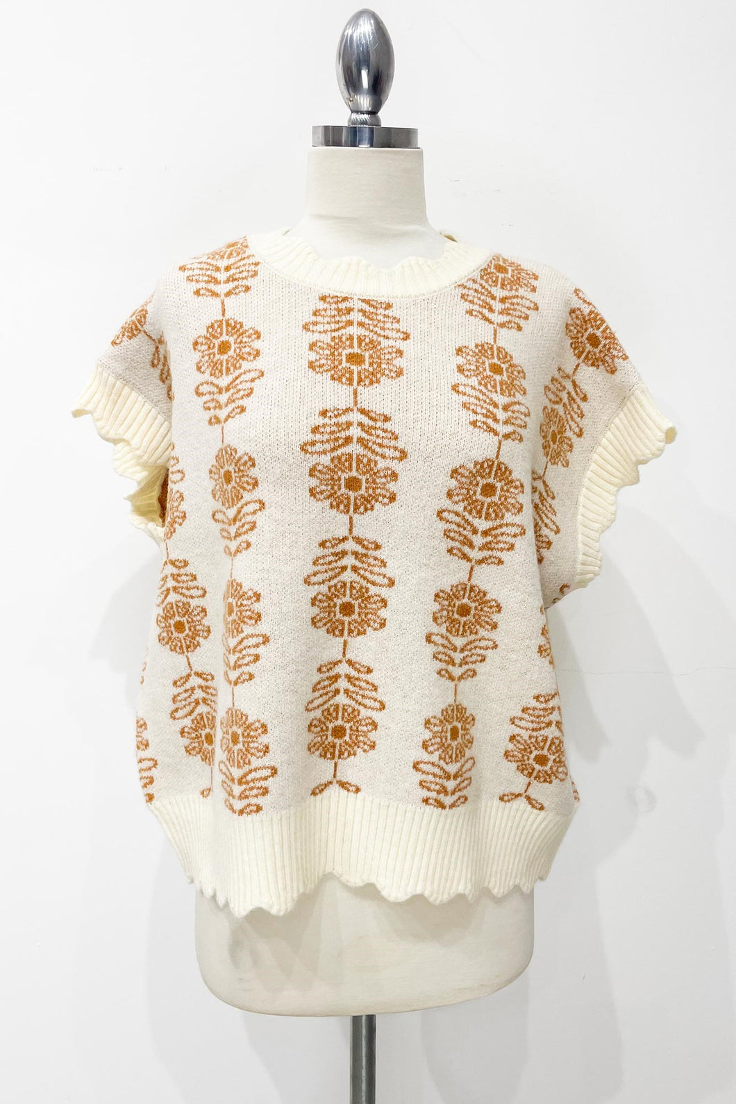 Cream Flower Printed with Scallop Neck
