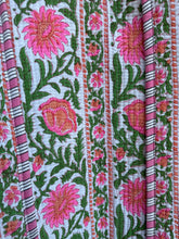 Load image into Gallery viewer, Quilted Toiletry Set
