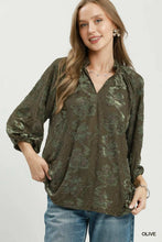 Load image into Gallery viewer, Velvet Split Neck Raglan 3/4 Puff Sleeve Top
