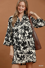 Load image into Gallery viewer, Floral Print Split Neck Relaxed Shift Dress
