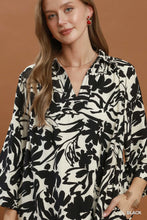 Load image into Gallery viewer, Floral Print Split Neck Relaxed Shift Dress
