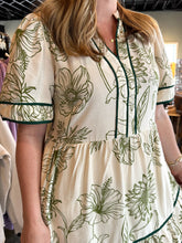 Load image into Gallery viewer, Green Short Sleeve Tiered Mini Dress
