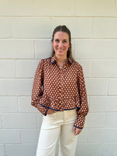 Load image into Gallery viewer, Long Sleeve Floral Pattern Button Down
