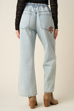 Load image into Gallery viewer, Daisy Embroidery Elastic Waist Denim Jeans
