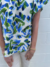 Load image into Gallery viewer, Abstract Print Flutter Sleeve Top
