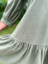 Load image into Gallery viewer, Vineyard Naomi Dress
