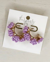 Load image into Gallery viewer, Raffia Flower Hoops
