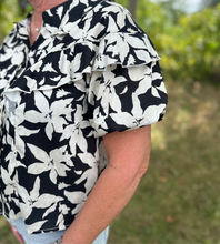 Load image into Gallery viewer, Beatrice Floral Print Top
