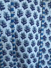 Load image into Gallery viewer, Quilted Toiletry Set
