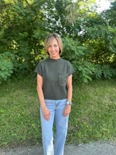 Load image into Gallery viewer, Short Sleeve Knit Sweater
