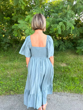Load image into Gallery viewer, Dusk Blue Sweetheart Smocked Midi Dress
