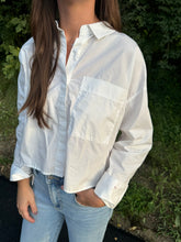 Load image into Gallery viewer, Favorite Button Up Top
