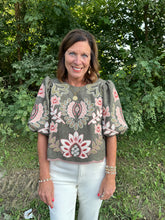 Load image into Gallery viewer, Suede Puff Sleeve Embroidery Flower Top

