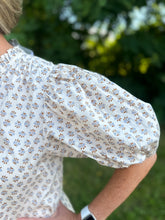 Load image into Gallery viewer, Cream Floral Puff Sleeve Blouse Top
