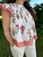Load image into Gallery viewer, Flutter Sleeve Floral Pattern Top
