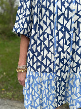 Load image into Gallery viewer, Blue Geometric Puff Sleeve Dress
