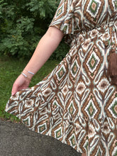 Load image into Gallery viewer, Brown Flutter Sleeve Woven Print Mini Dress
