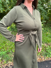 Load image into Gallery viewer, SPANX Tie-Waist Midi Dress
