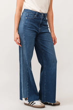 Load image into Gallery viewer, Fiona Super High Rise Wide Leg Jeans - Artic Blue
