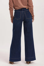 Load image into Gallery viewer, Fiona Super High Rise Wide Leg Jeans - Star Demand
