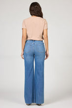 Load image into Gallery viewer, Fiona High Rise Wide Leg Jeans - Fog Sky
