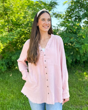 Load image into Gallery viewer, Pink Oversized Frayed Hem Crinkle Top
