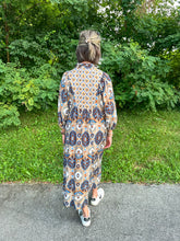 Load image into Gallery viewer, Latte Abstract Print Collared Midi Dress
