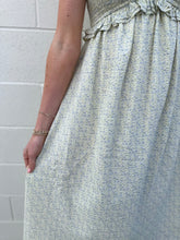 Load image into Gallery viewer, Dainty Floral Print Smocked Midi Dress
