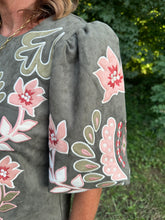 Load image into Gallery viewer, Suede Puff Sleeve Embroidery Flower Top
