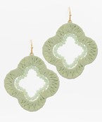 Load image into Gallery viewer, Glass &amp; Wrapped Raffia Clover Earrings
