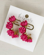 Load image into Gallery viewer, Raffia Flower Hoops
