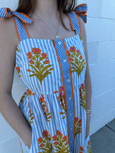 Load image into Gallery viewer, Tie Straps Floral Pattern Button Down Dress
