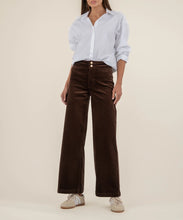 Load image into Gallery viewer, KUT Meg High Rise Wide Leg Welt Pocket - Fudge
