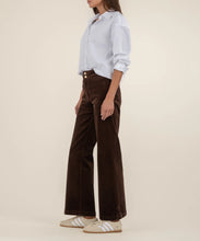 Load image into Gallery viewer, KUT Meg High Rise Wide Leg Welt Pocket - Fudge
