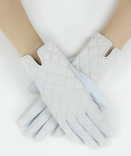 Load image into Gallery viewer, Quilted Solid Gloves
