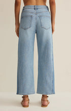 Load image into Gallery viewer, Luna High Rise Crop Bowed Jeans
