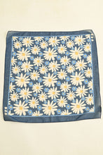 Load image into Gallery viewer, Daisy Flower Print Cotton Scarf
