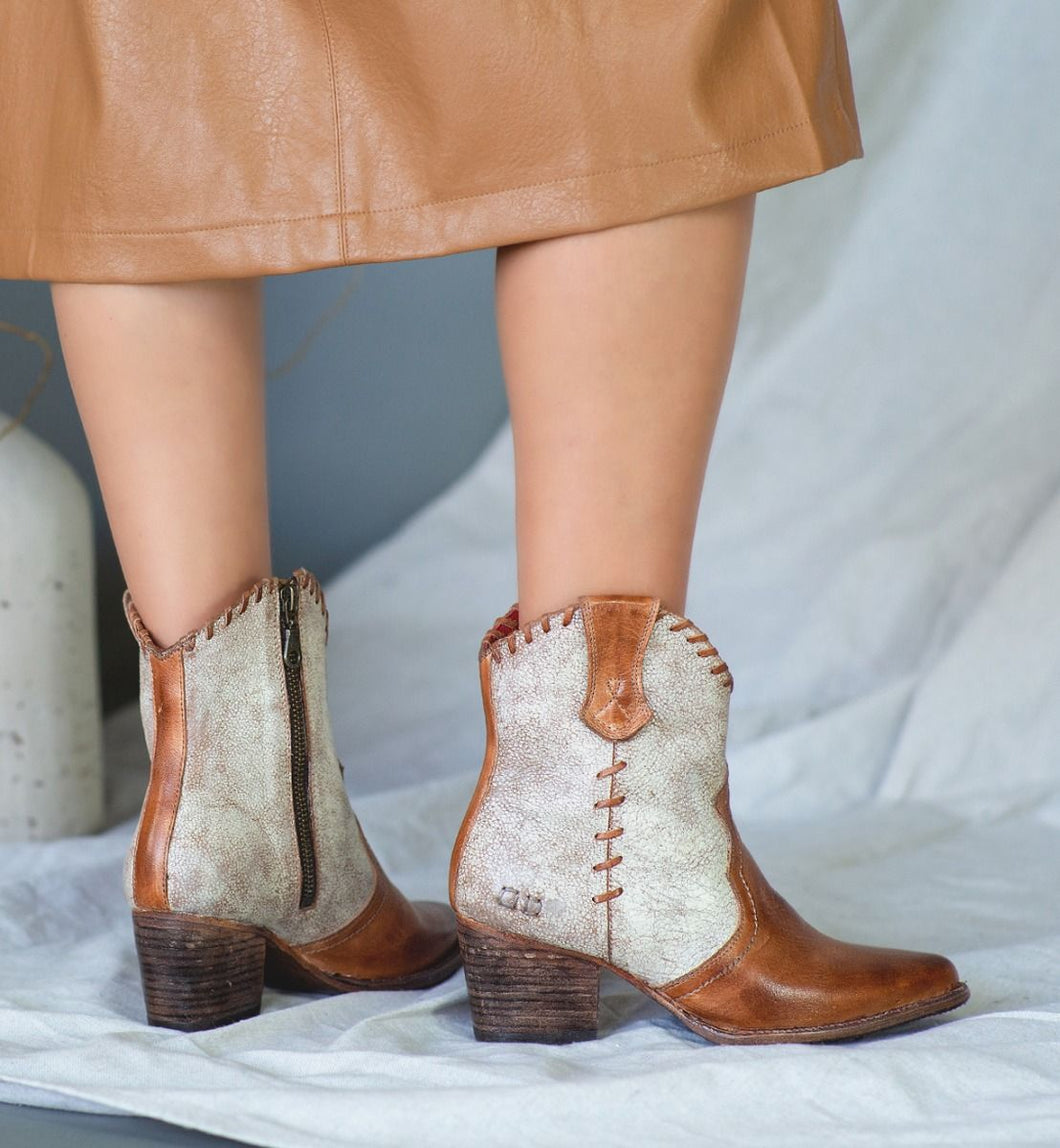 Baila Short Boots, Tan Rustic - Bedstu