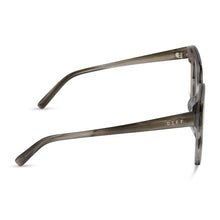 Load image into Gallery viewer, DIFF - Gia Smoke Marble Grey Silver Flash Sunglasses
