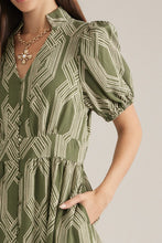 Load image into Gallery viewer, Printed Short Puff Sleeve Midi Dress
