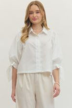 Load image into Gallery viewer, Solid 3/4 Sleeve Scallop Trim Button Down
