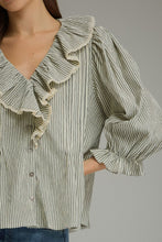 Load image into Gallery viewer, Stripe 3/4 Balloon Sleeve Top
