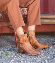 Load image into Gallery viewer, Merryli Boots, Tan Rustic - Bedstu
